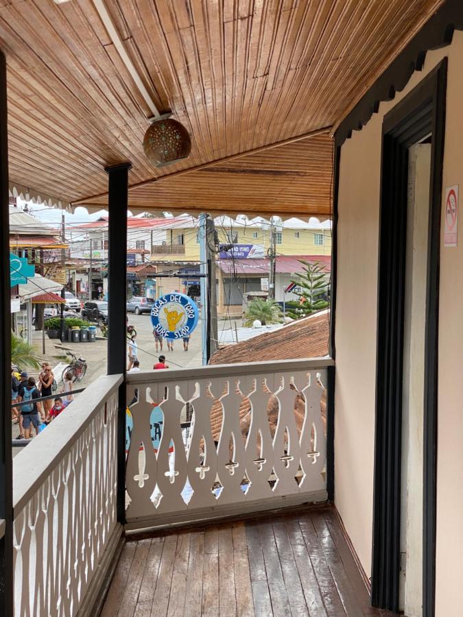 Cat In The Cup B&B Bocas Town Exterior photo